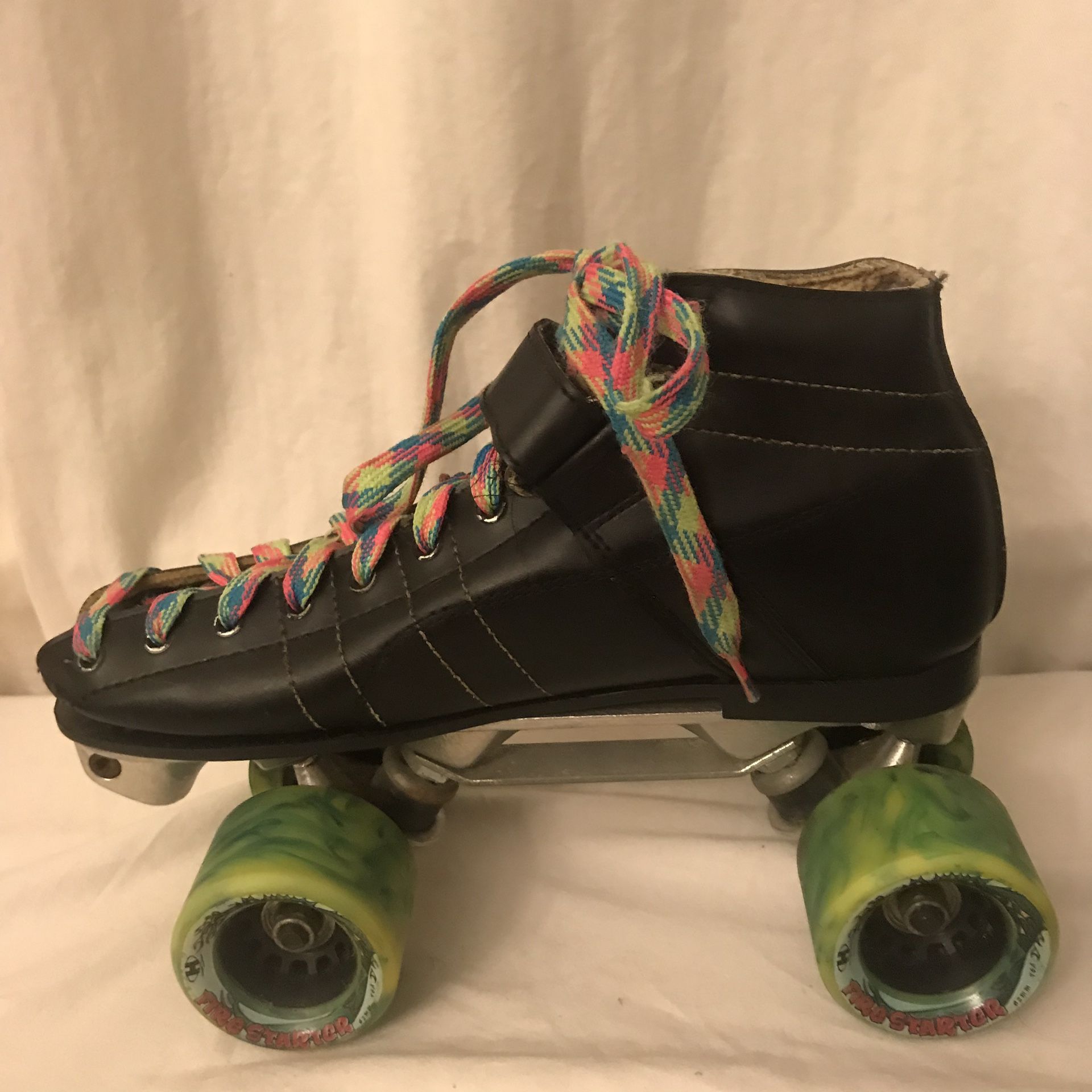 Rare Vintage LT429 Women’s Fire Starter Invader 5L/5R Roller Skates