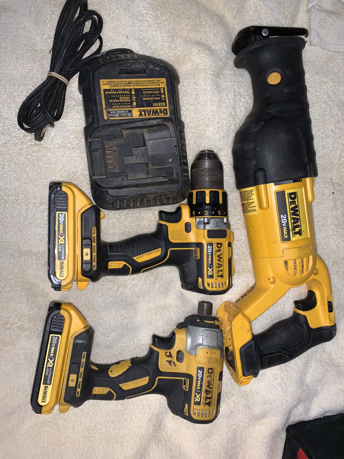 Dewalt tools 20v reciprocating saw drill and hex impact led not working on impact
