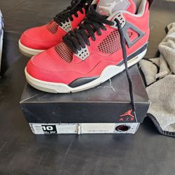 Jordan 4