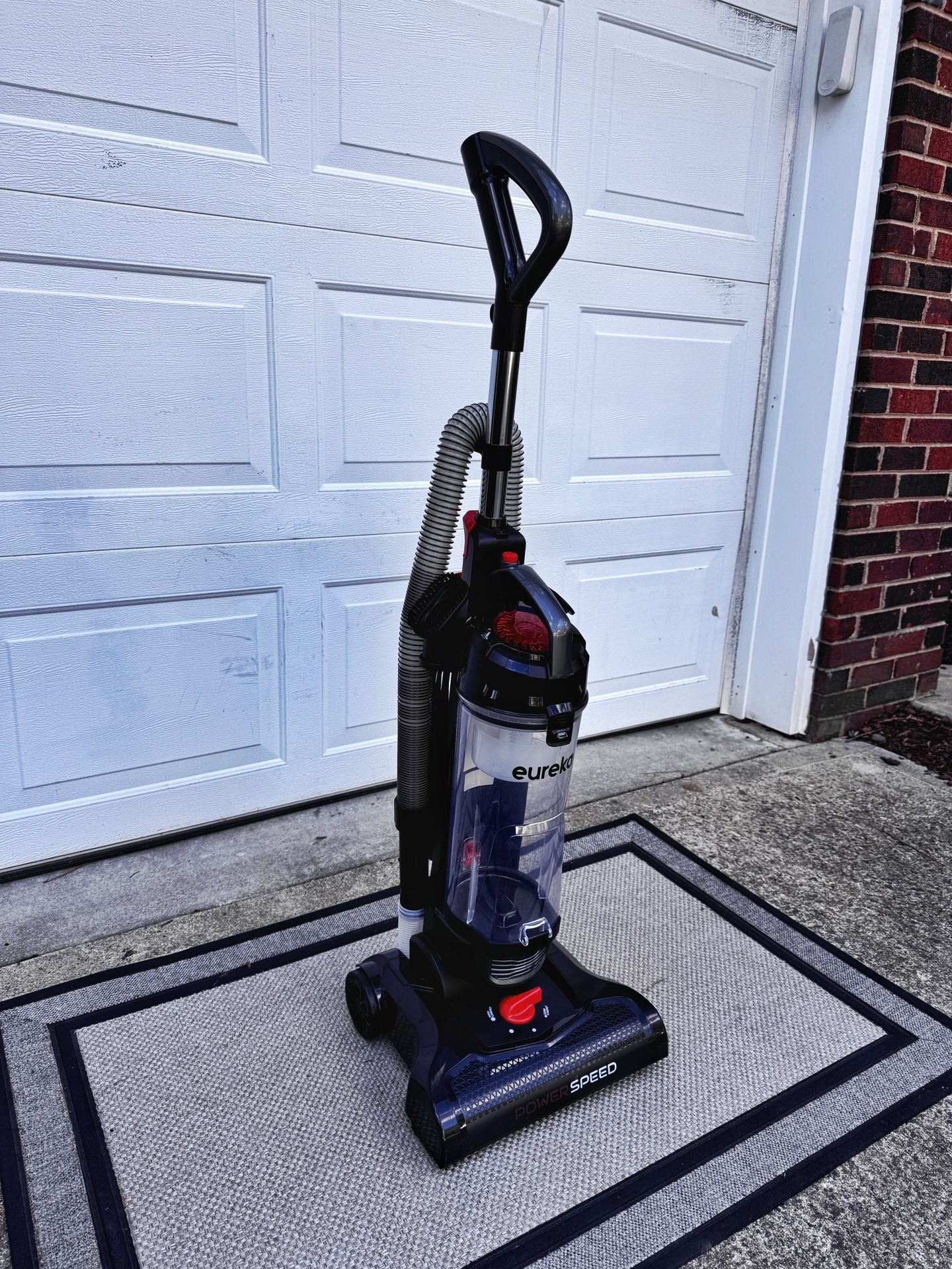 Eureka® renowned brand dust-free bag vertical vacuum cleaner