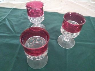 Decorative, Elegants cut glasses. Rounded with red trimmed. 