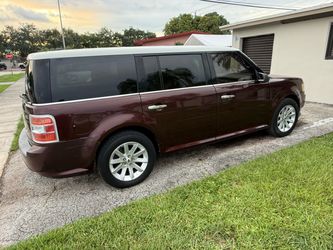 Mechanic Special - 2009 Ford Flex - Runs & Drives –  $1,200 OBO