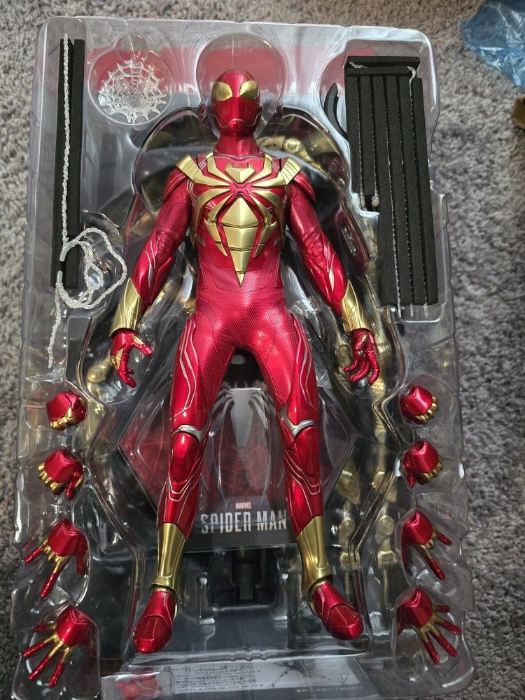 Hot Toys Iron Spider 1/6