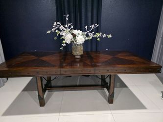 Homelegance Urbana Dining table
