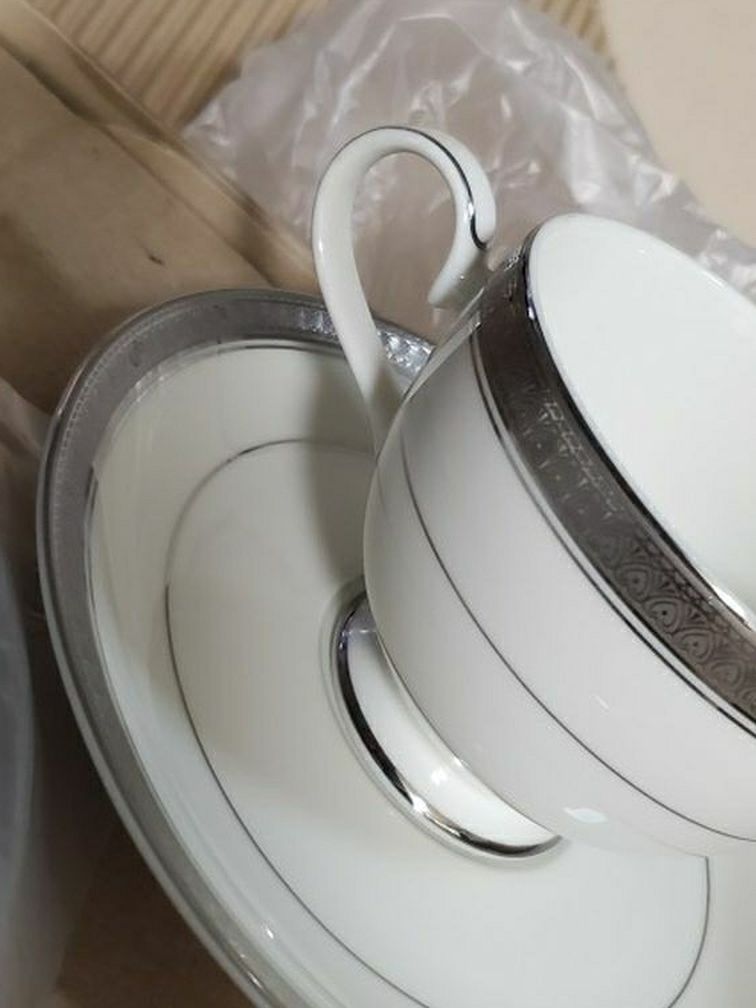 NEW- Fine China Porcelain 5 Piece Sets