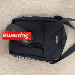 Supreme Shoulder Bag Black 