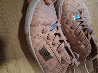 Women's light pink guests tennis shoes size 8