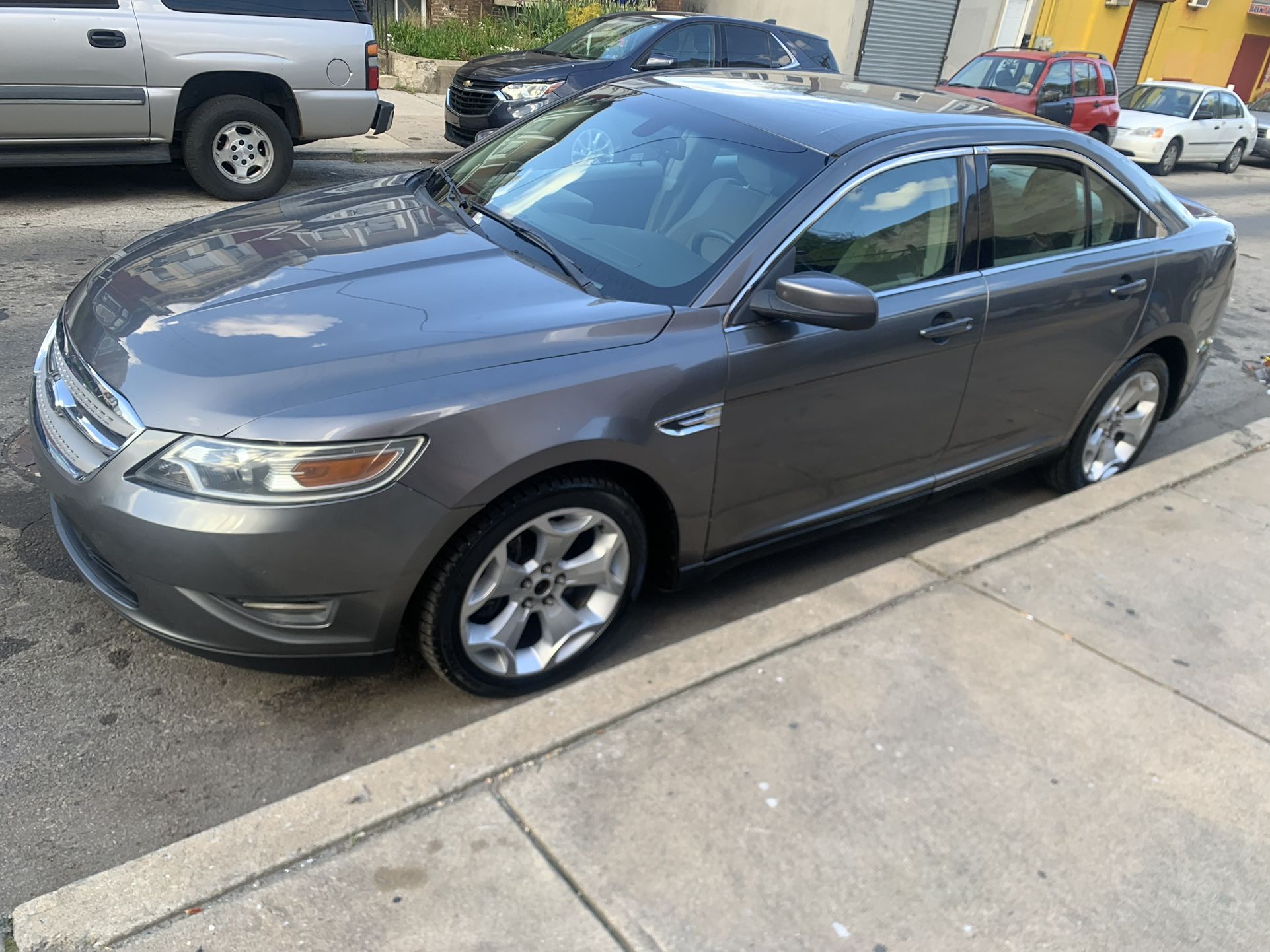 2011 Ford Taurus SEL