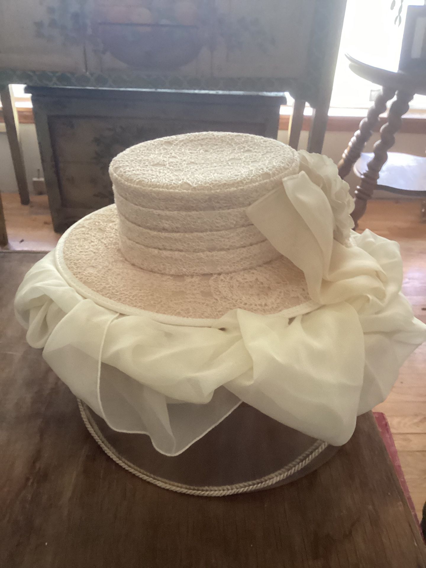  Bridal Hat Vintage Cream    