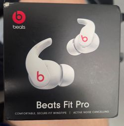 BEATS FITS PRO . WHITE
