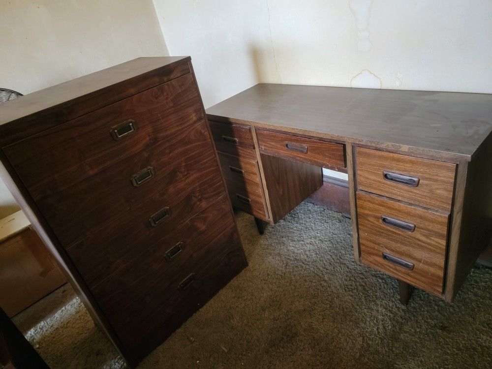 4 Piece Bedroom Set