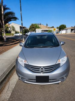2014 Nissan versa silver