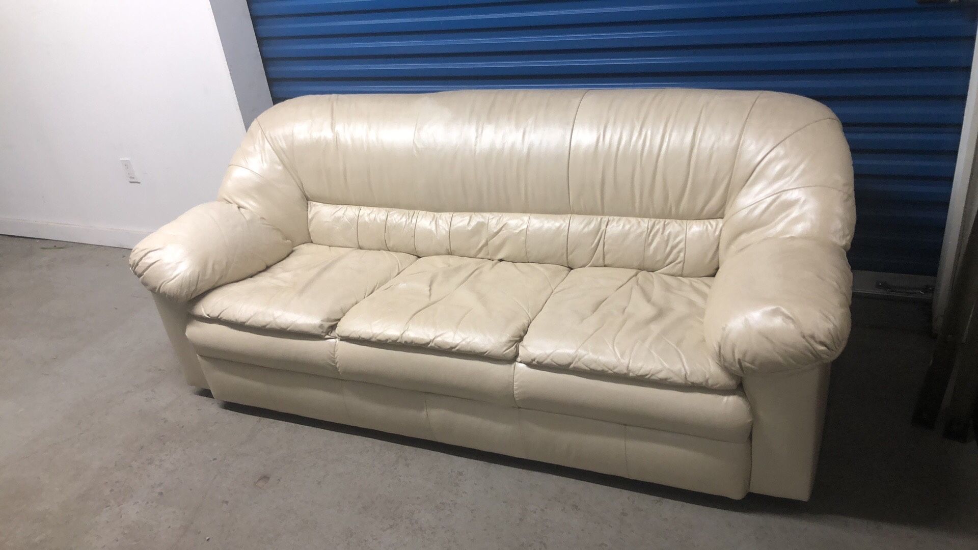 Real leather living room sofa good condition