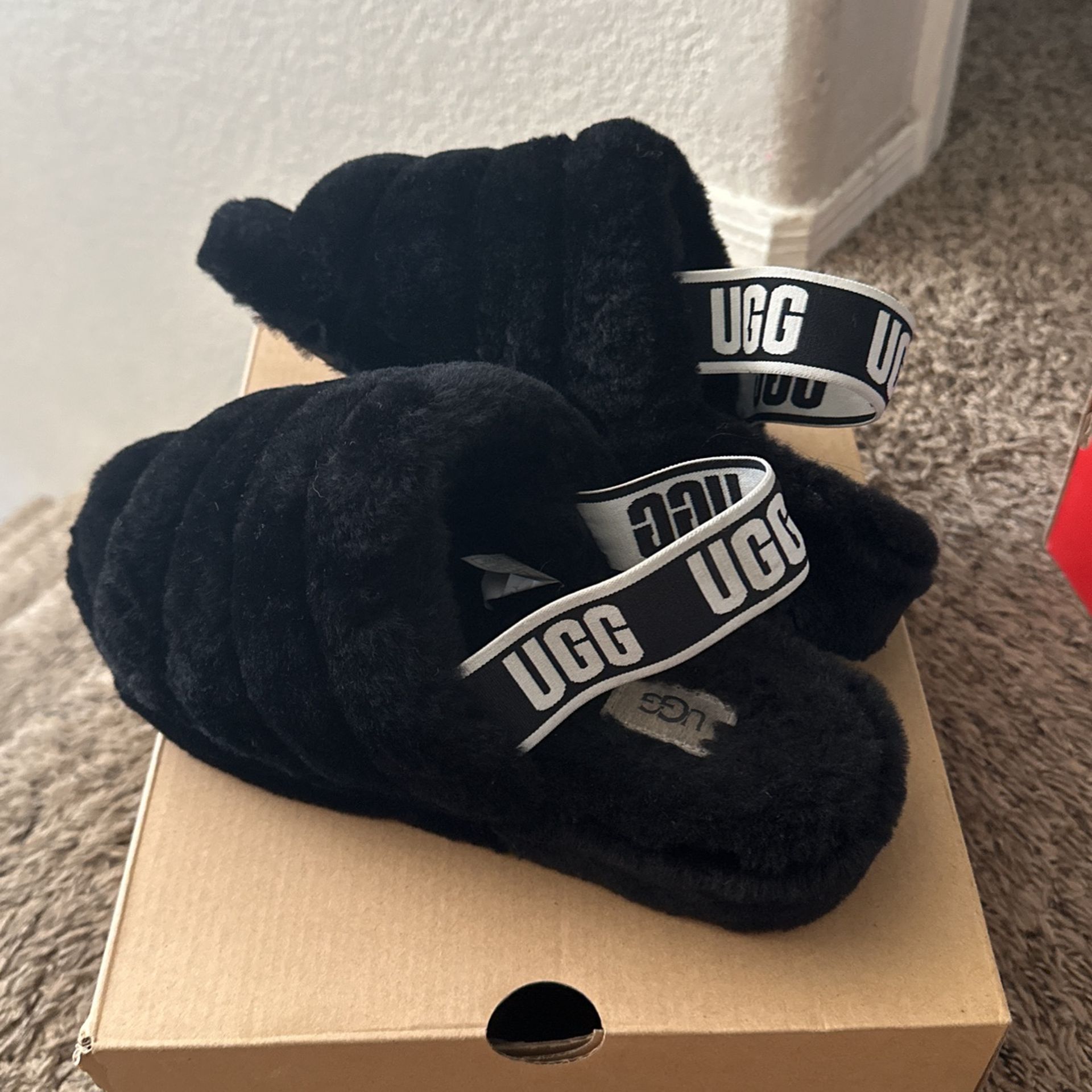 Ugg “fluff” Slide