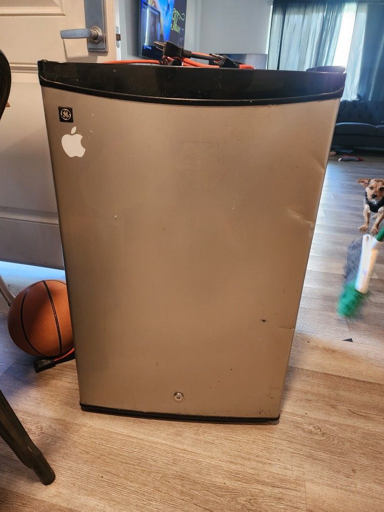 Small Refrigerator