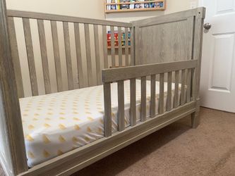 Pottery barn kids crib with convertible toddler bed kit