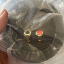 Speaker wire connection panel