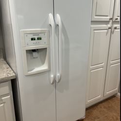 $1200 Frigidaire Refrigerator 