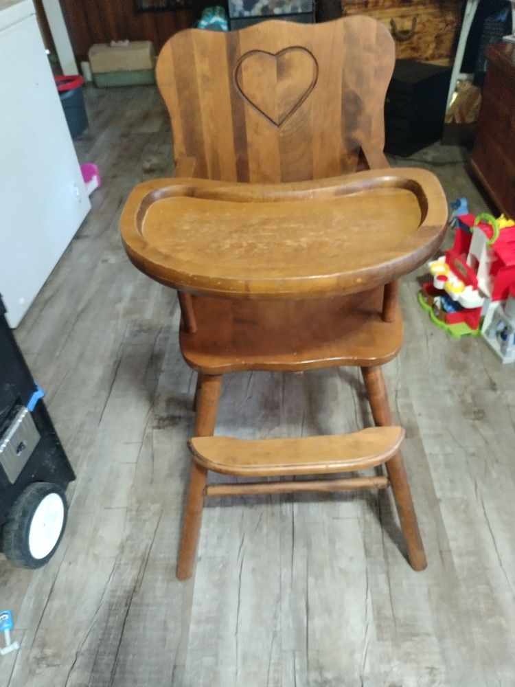 Vintage Solid Wood High Chair. Excellent!!