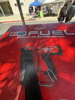 Milwaukee M18 21 Framing Nailer