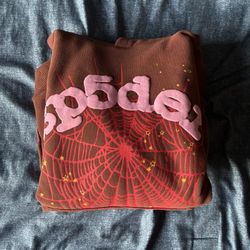 🍂 Stay Warm in Style! Brown Spider Web Hoodie – Medium Fit for the Chilly Days!