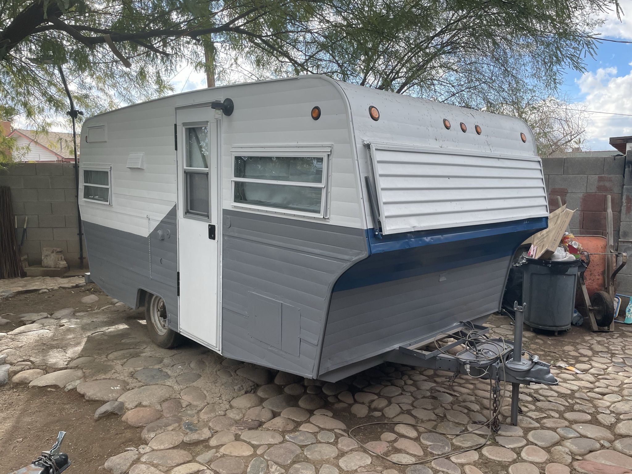 Camper Trailer / Traila