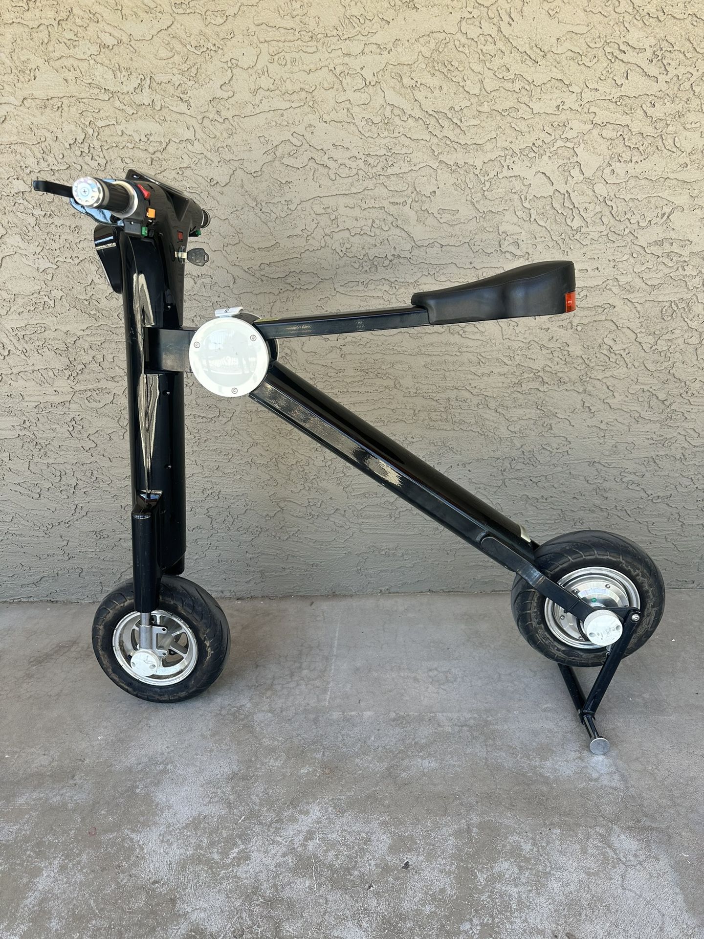 Wuxing K Style Electric Folding Bike W/ Helmet And Cord