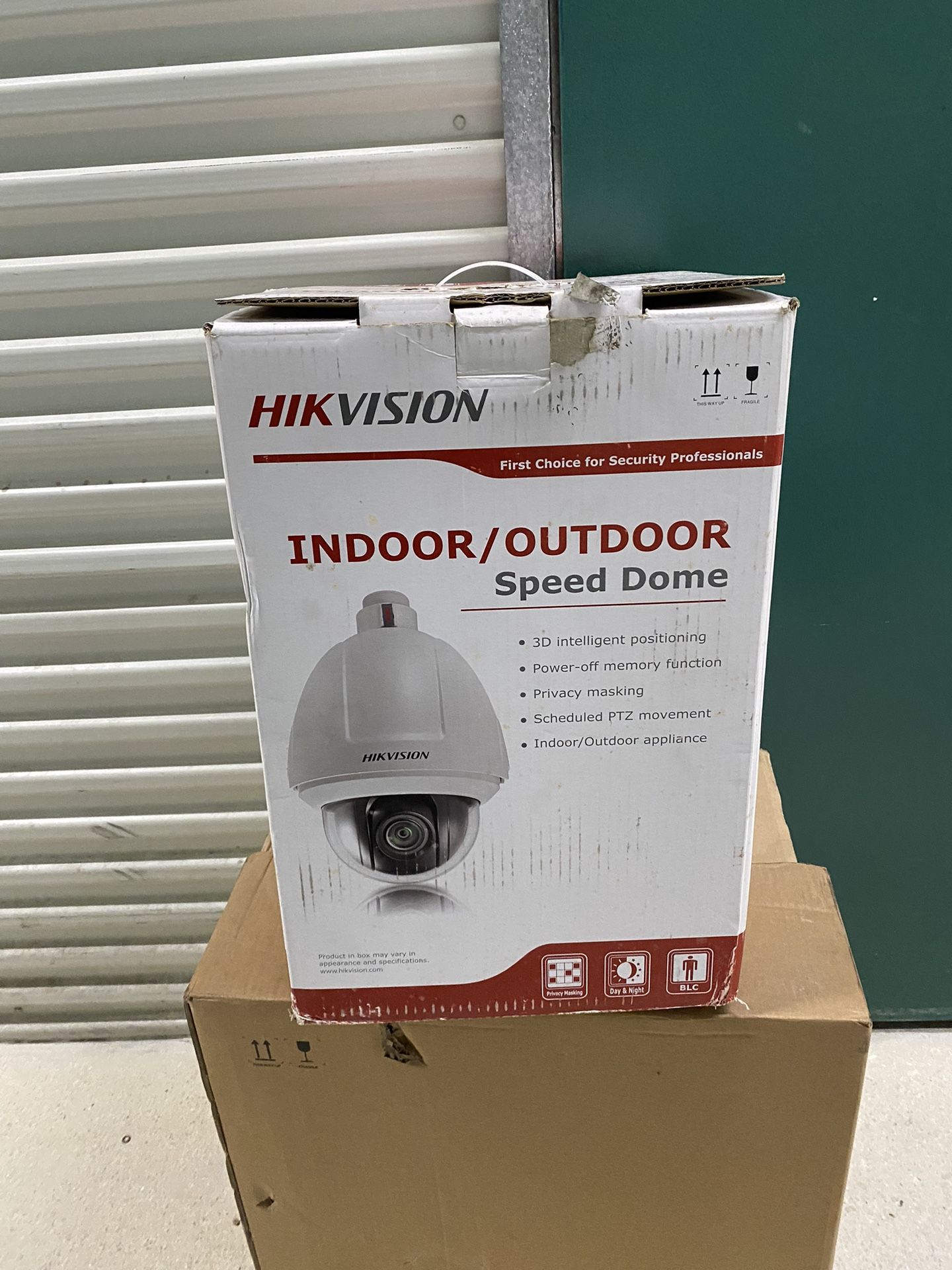 Hikvision DS-2CD4312FWD-IZHS Outdoor Dome Security Camera
