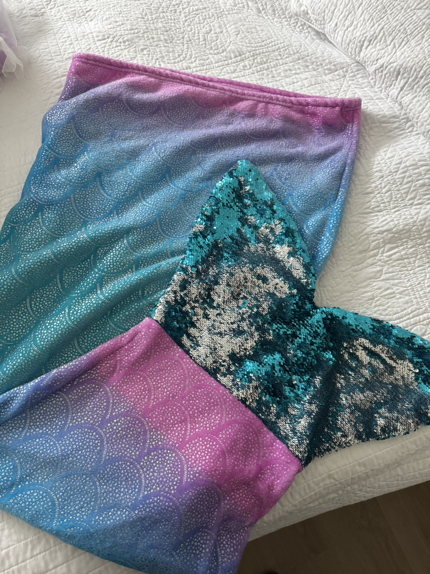 Mermaid Tail With Sequins Blanket
