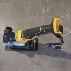 Dewalt Circular Saw 20 V -  MAX  4500 / min ( RPM  ) ( Tool Only ) ( Brand New  )