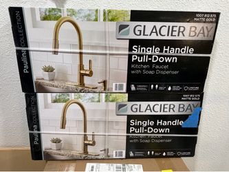 Glacier Bay Paulina Single Handle Pull-Down Kitchen Faucet in Matte Gold $80 EACH BRAND NEW FIRM