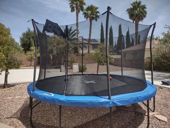 Large Trampoline w Delivery/Installation