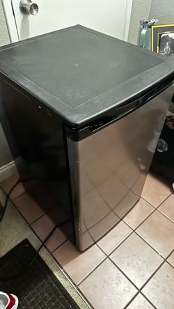 Used Mini fridge for sale