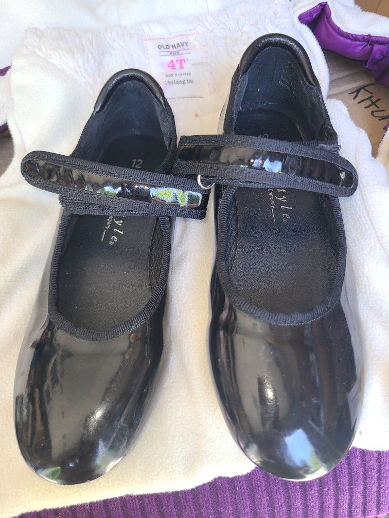 Tap Shoes size 12 black Lifestyle 