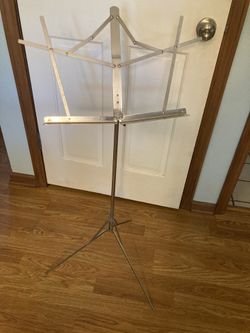 Foldable music stand