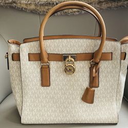 Michael Kors Beautiful White Purse Never Used Tags Still On