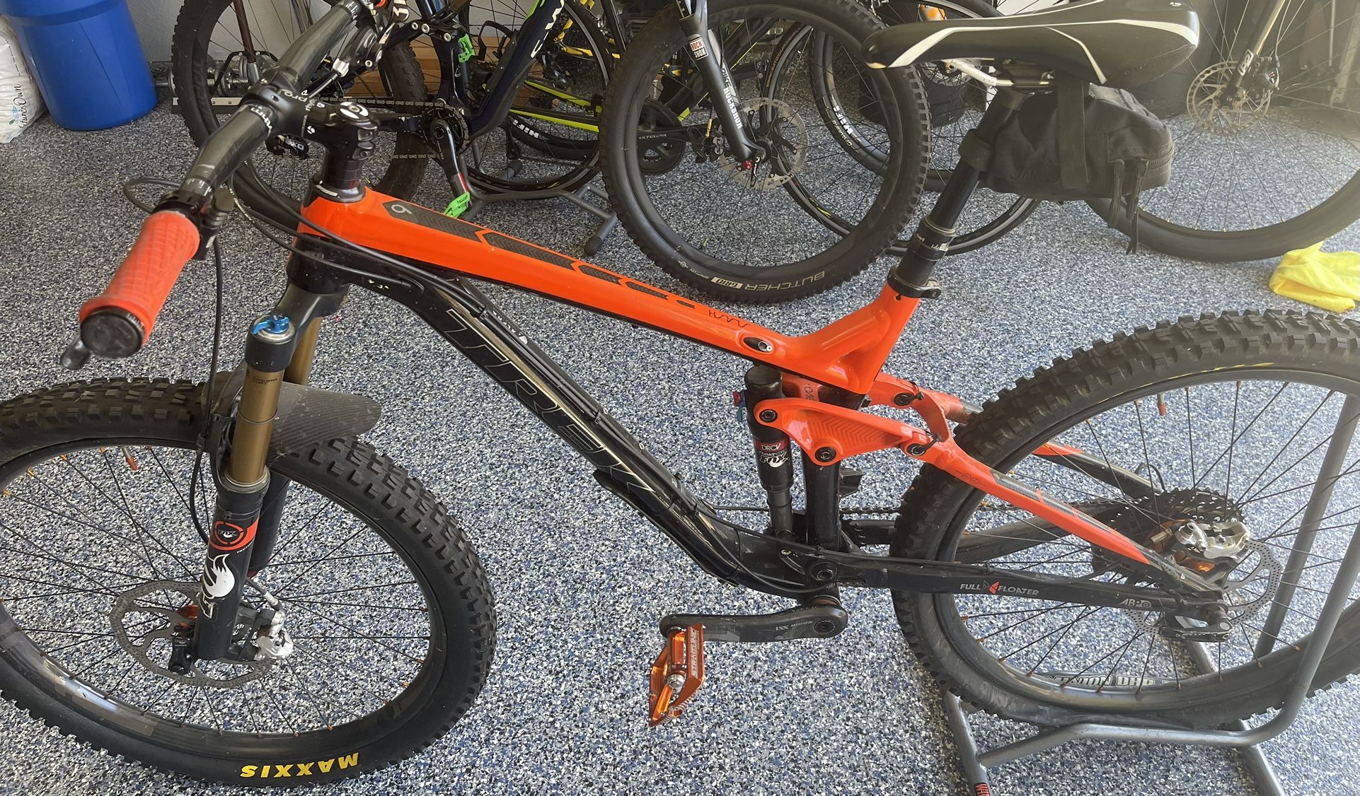 Trek Slash 9 With Industry 9 Hubs and Duke Carbon Wheels