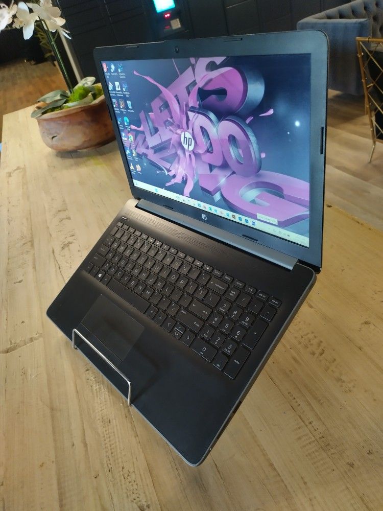 HP Notebook Photoshop Illustrator Light Room Premiere Rush $200