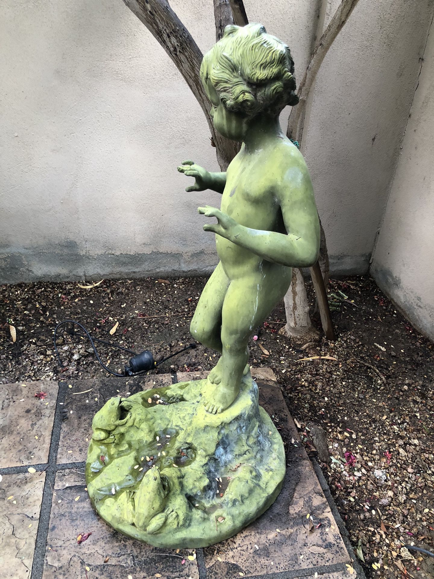 Verdi Green Figure Statue