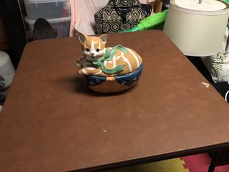Kitty cat cookie jar