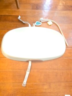 Skip Hop Chnaging Table