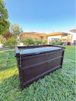 50$$ sun cast  outdoor storage box free delivery