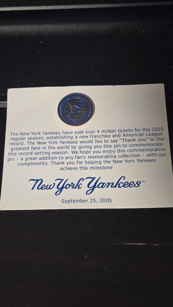 New York Yankees 2005 Fan Appreciation Day commemorative pin.