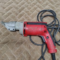 Milwaukee 18 gauge Shear