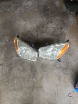 Head Light Rav4 2003