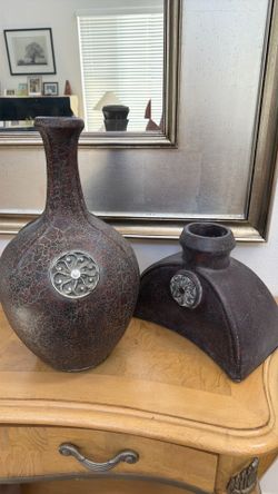 Rustic vases for home deco.