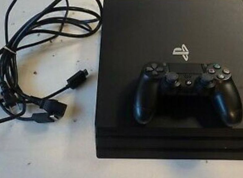 Sony PlayStation 4 pro 1tb Black
