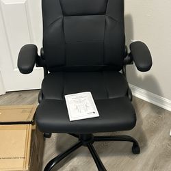 Black Executive Office Chair – Like New, Comfortable & Adjustable 