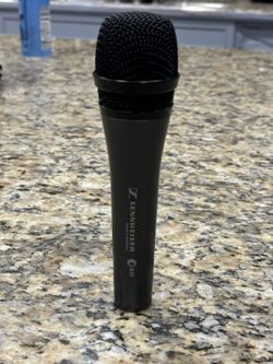 Sennheiser e835 microphone