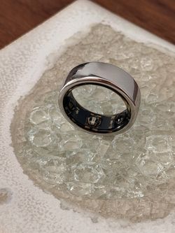 Oura Ring Gen 3 — Silver, Size 8